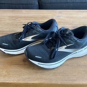 Women’s Brooks Ghost - Size 8.5